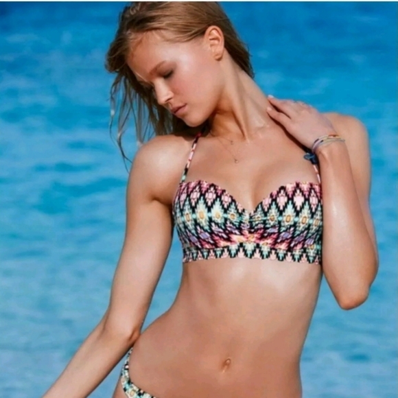 Victorias Secret 34DD 'The Getaway Halter' Bikini